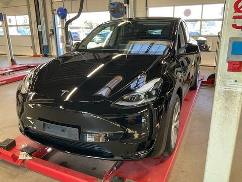 Tesla Model Y 2024 z Danii