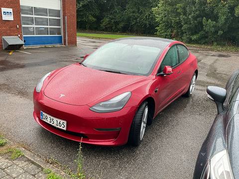Tesla Model 3 2023 z Danii