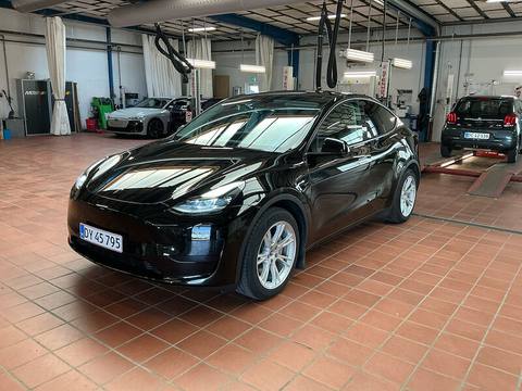 Tesla Model Y 2024 z Danii