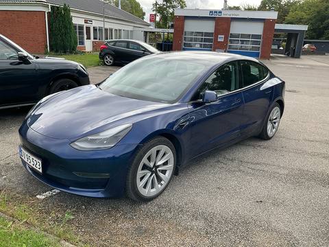 Tesla Model 3 2021 z Danii