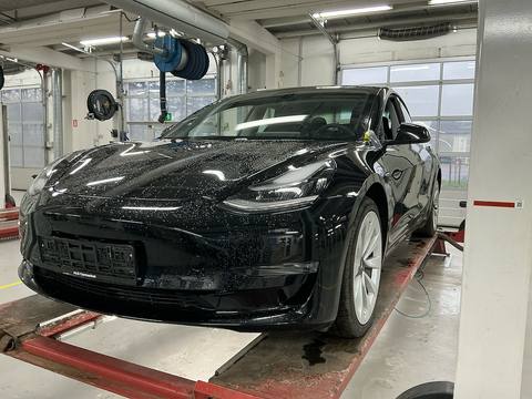 Tesla Model 3 2021 z Danii