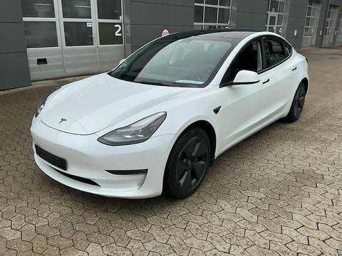 Tesla Model 3 2022 z Danii