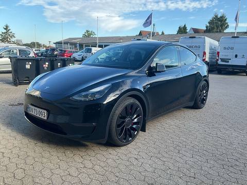 Tesla Model Y 2023 z Danii