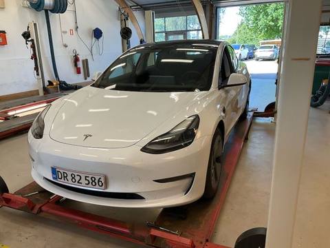 Tesla Model 3 2023 z Danii