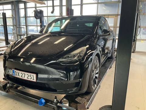 Tesla Model Y 2024 z Danii