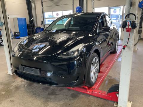 Tesla Model Y 2023 z Danii