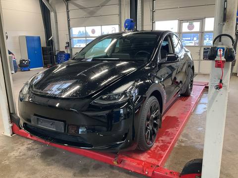 Tesla Model Y 2024 z Danii